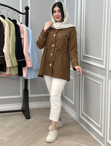 مانتو گل بابونه کد 7591 ماه بانو🛍️✅تک رنگ کاراملی