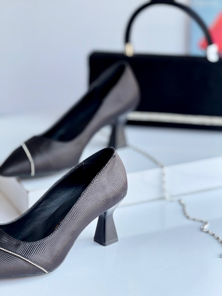 تک رج کیفیت عالی و تضمینی کفش ویدا💞🎀🛍