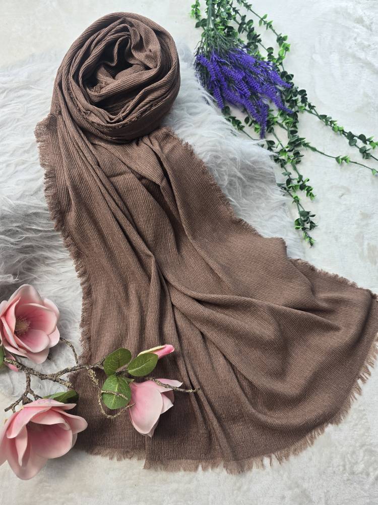 شال دور ریش نخ پلیسه زیبا و شیک در رنگبندی زیبا 🎀 🎀 کد ۱۲۵۳۷ ستشو