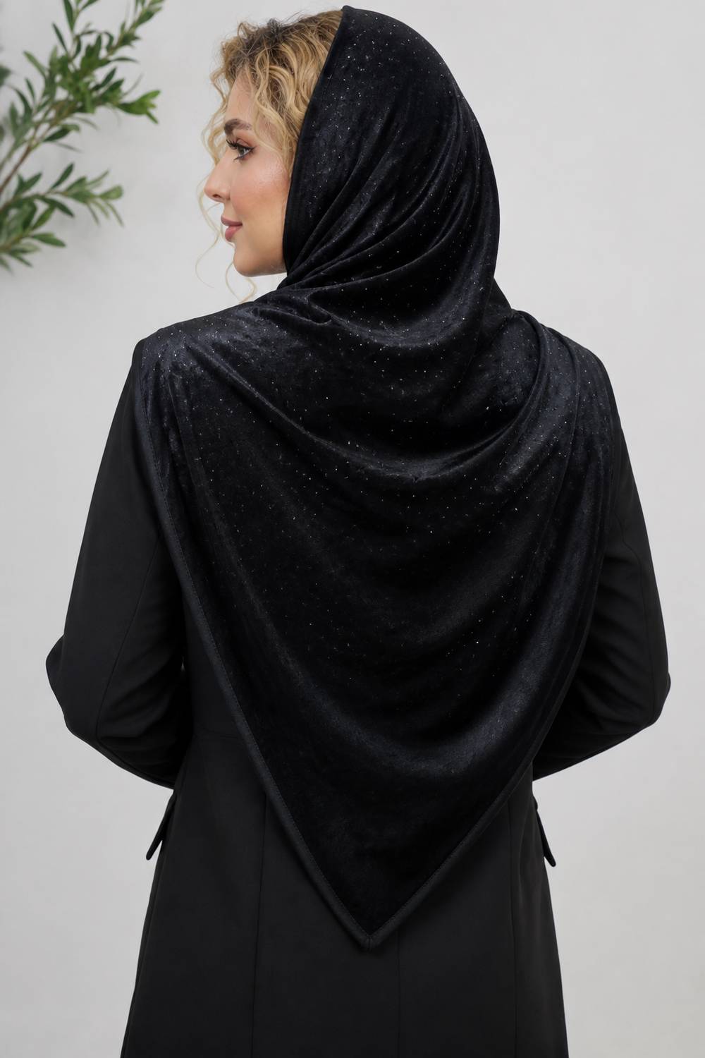 روسری مجلسی ستاره شب زیبا وجذاب سرخور زیبا تکرنگ 🥰🥰کد۱۳۳۵۷ ستشو