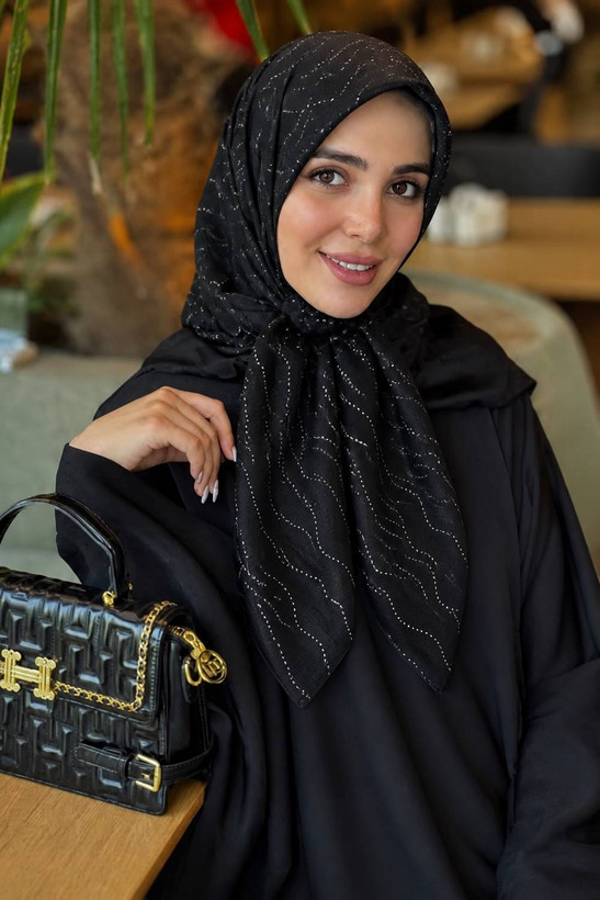 روسری موج نگین زیبا وجذاب ایستایی عالی 🎀 🎀 کد ۱۳۵۰۳ ستشو