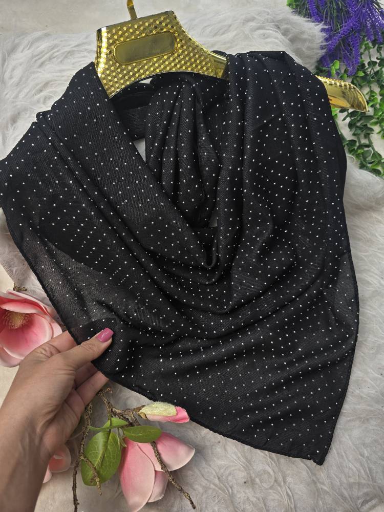 روسری مجلسی حلما زیبا وجذاب کیفیت عالی در رنگ بندی 🎀 🎀 کد ۱۳۷۳۶ ستشو