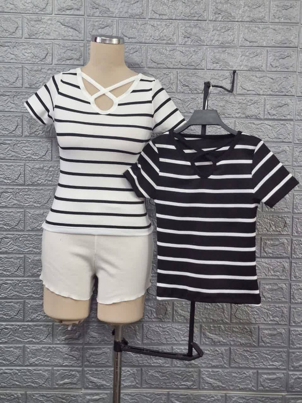 تیشرت راه راه یقه ضربدری فانریپ کبریتی تک رنگ سفید 🎀 🎀 کد ۱۱۹۶۸ دلتا