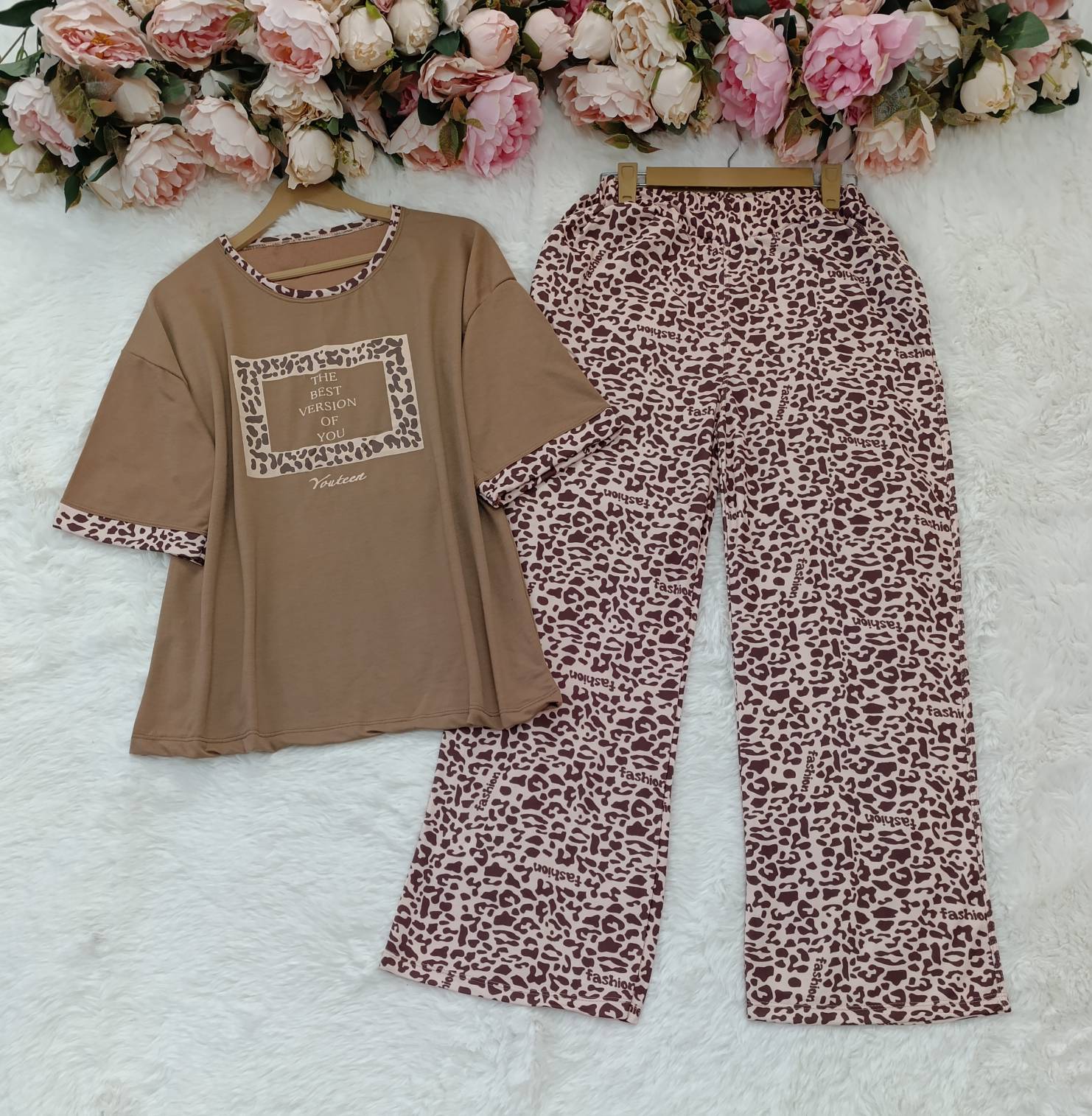 ست تیشرت شلوار پلنگی fashion پنبه درجه یک تنخور عالی کیفیت تضمینی تک رنگ کرم🎀 🎀 کد ۱۵۳۷۷ مدلند