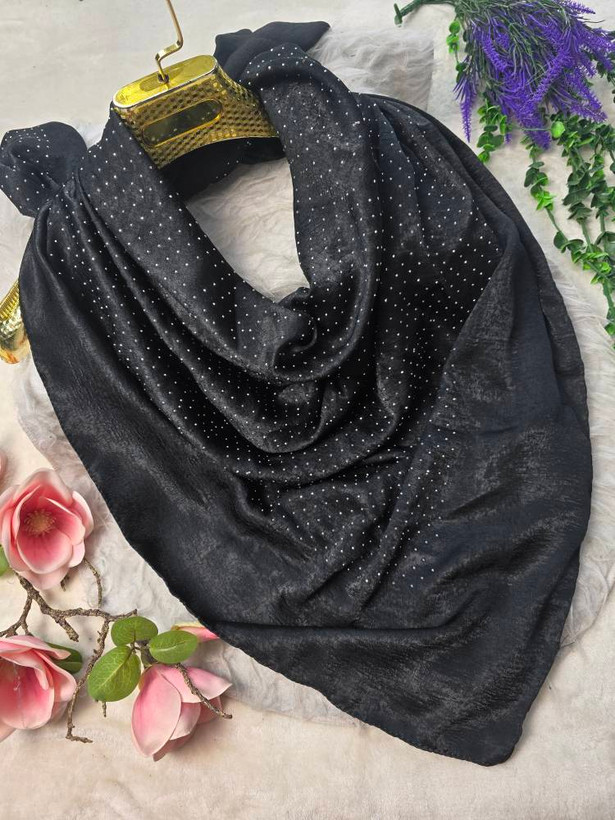 روسری مجلسی ستاره شب زیبا وجذاب سرخور زیبا تکرنگ 🥰🥰کد۱۳۳۵۷ ستشو