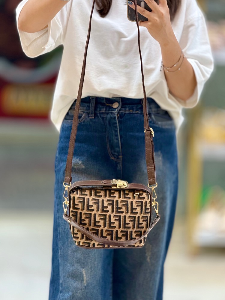 کیف‌۱۳۷۹ ابعاد ۱۵/۱۶ شیک 🌈🛍ویدا
