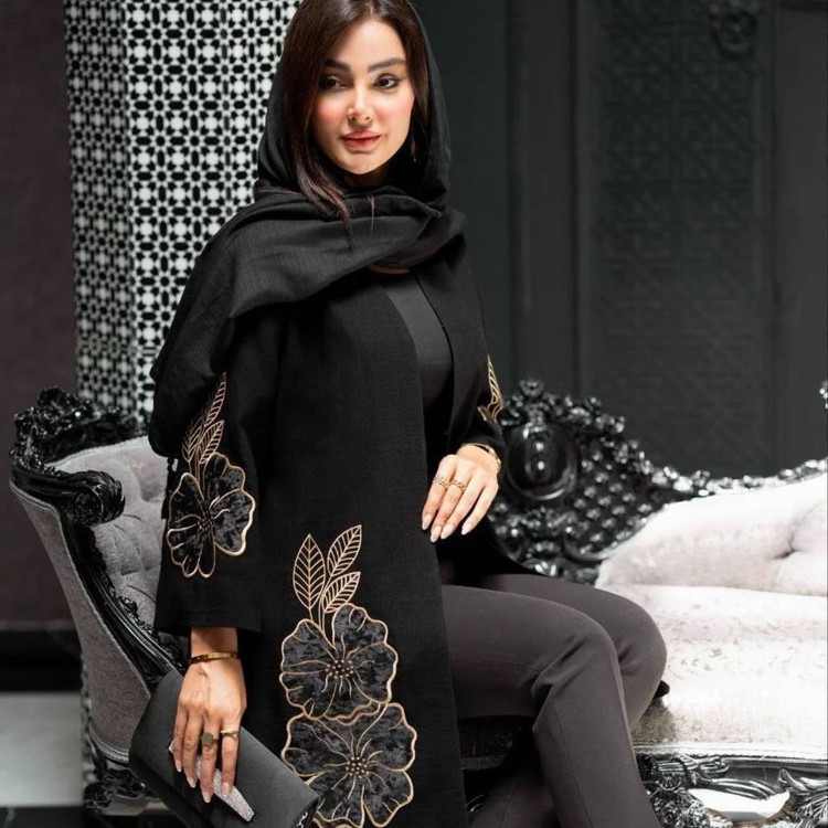 مانتو گلرخ مخمل شنل اعلا تنخور عالی وشیک تکرنگ مشکی 🥰🥰کد۱۶۲۷ راشین