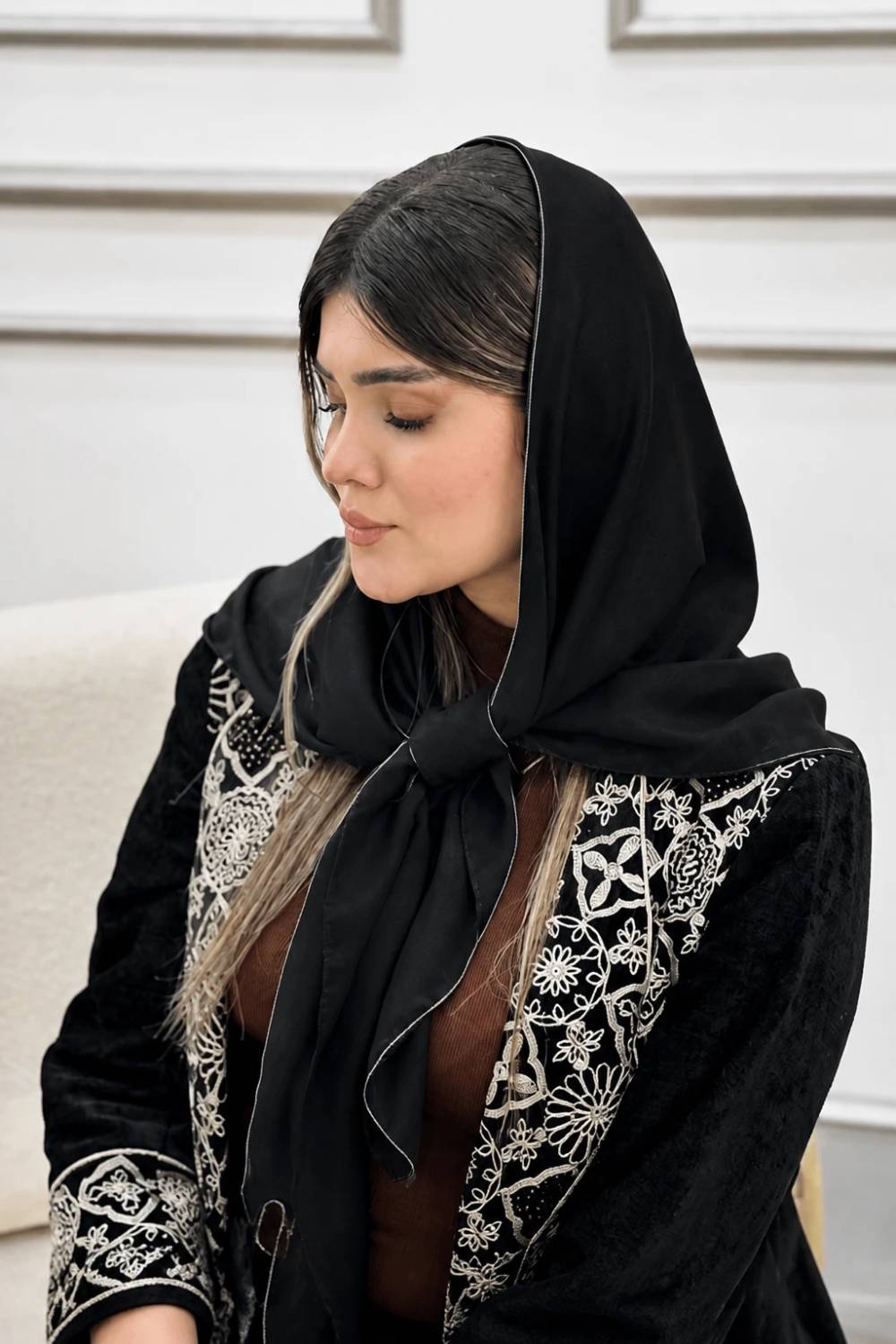 روسری ترانه کرپ حریر دور دوزی زیبا وجذاب دردو طرح شیک 🌈کد ۱۶۴۷۳ ستشو