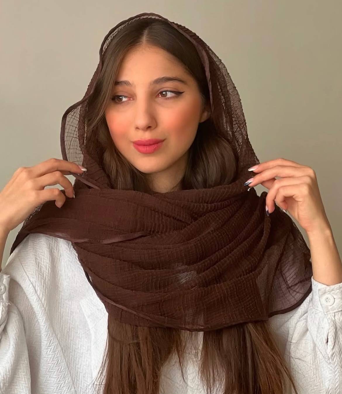 شال پلیسه دور گان دوزی مزونی و خوش پوش زیبا وجذاب در رنگبندی 🥰 🥰 کد ۱۶۵۲۸ ستشو