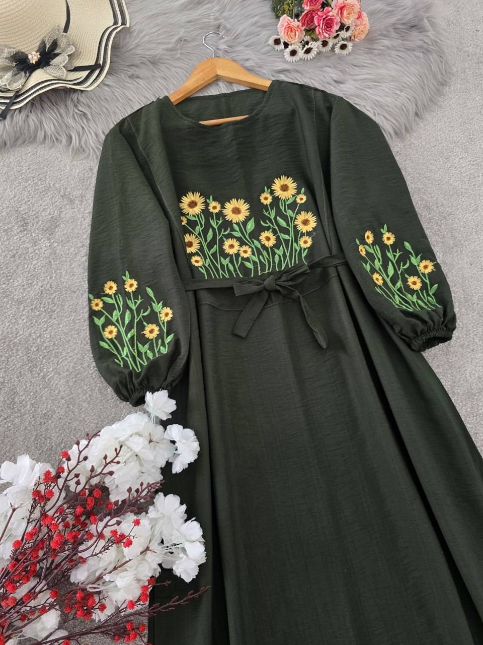 کفتان بلند گلدوزی آروشا بابوس اعلا در رنگ بندی کد 5839 والیا
