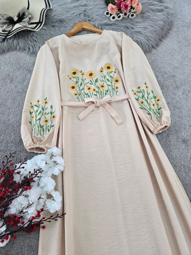 کفتان بلند گلدوزی آروشا بابوس اعلا در رنگ بندی کد 5839 والیا