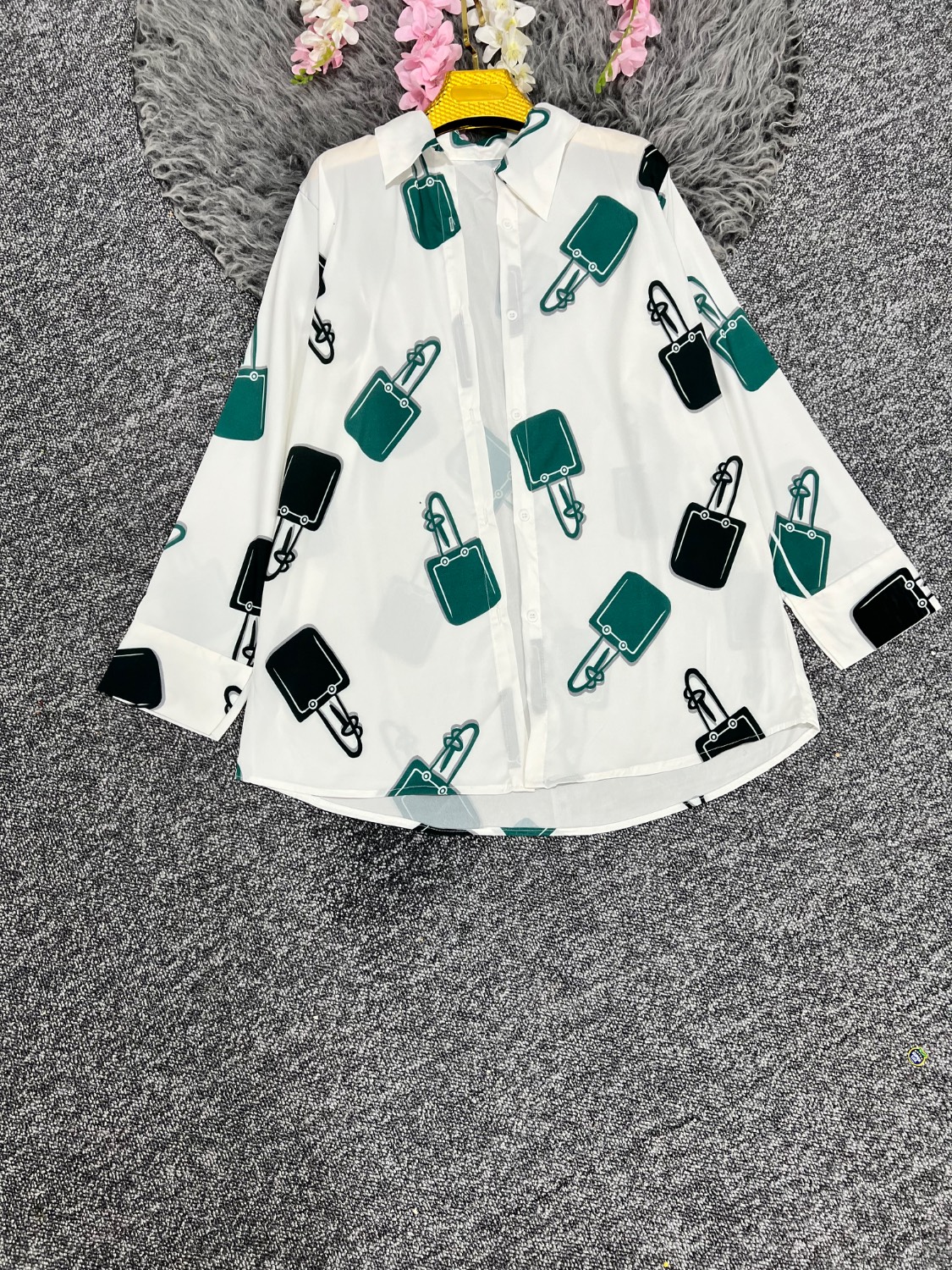 شومیز کیف 👜 👜 بوگاتی اعلا تنخور عالی وشیک در رنگ بندی 🌈 🌈 کد ۹۹۹۲ راشین