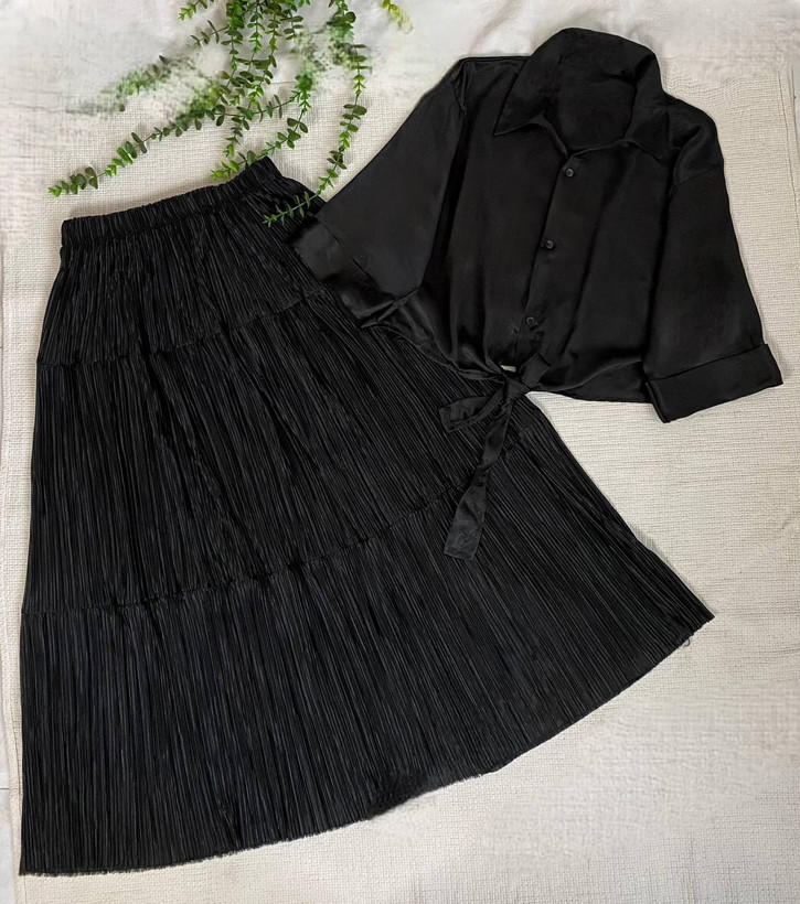 ست شومبز و دامن طبقه ای ترنم ۵۰۶۸ 🎀🛍💯۲۷۹ آرشیدا