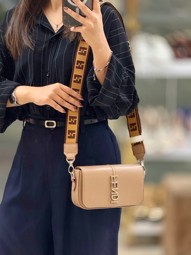 کیف‌فندی 0133 ابعاد21/12 🛍💯🌈ویدا