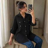 شومیز دکمه چوبی جنس با کیفیت و تنخور شیک 🥰🎀کد19742 ماه بانو