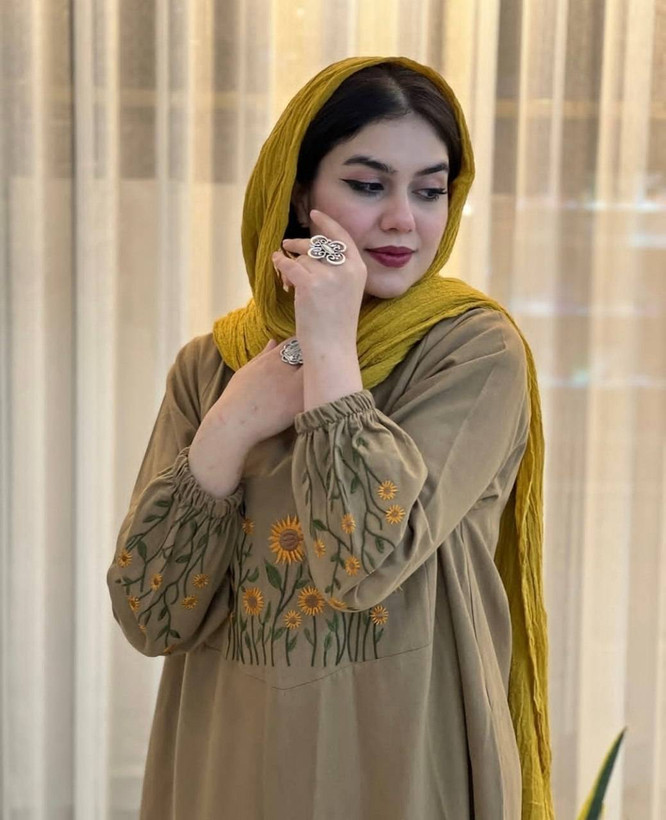 کفتان بلند گلدوزی آروشا بابوس اعلا در رنگ بندی کد 5839 والیا