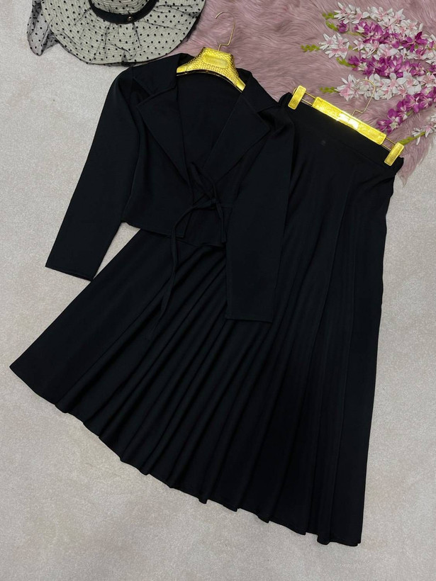 کت و دامن تابنده کرپ مازراتی🛍💓۱۳۸۰۹ نفیس