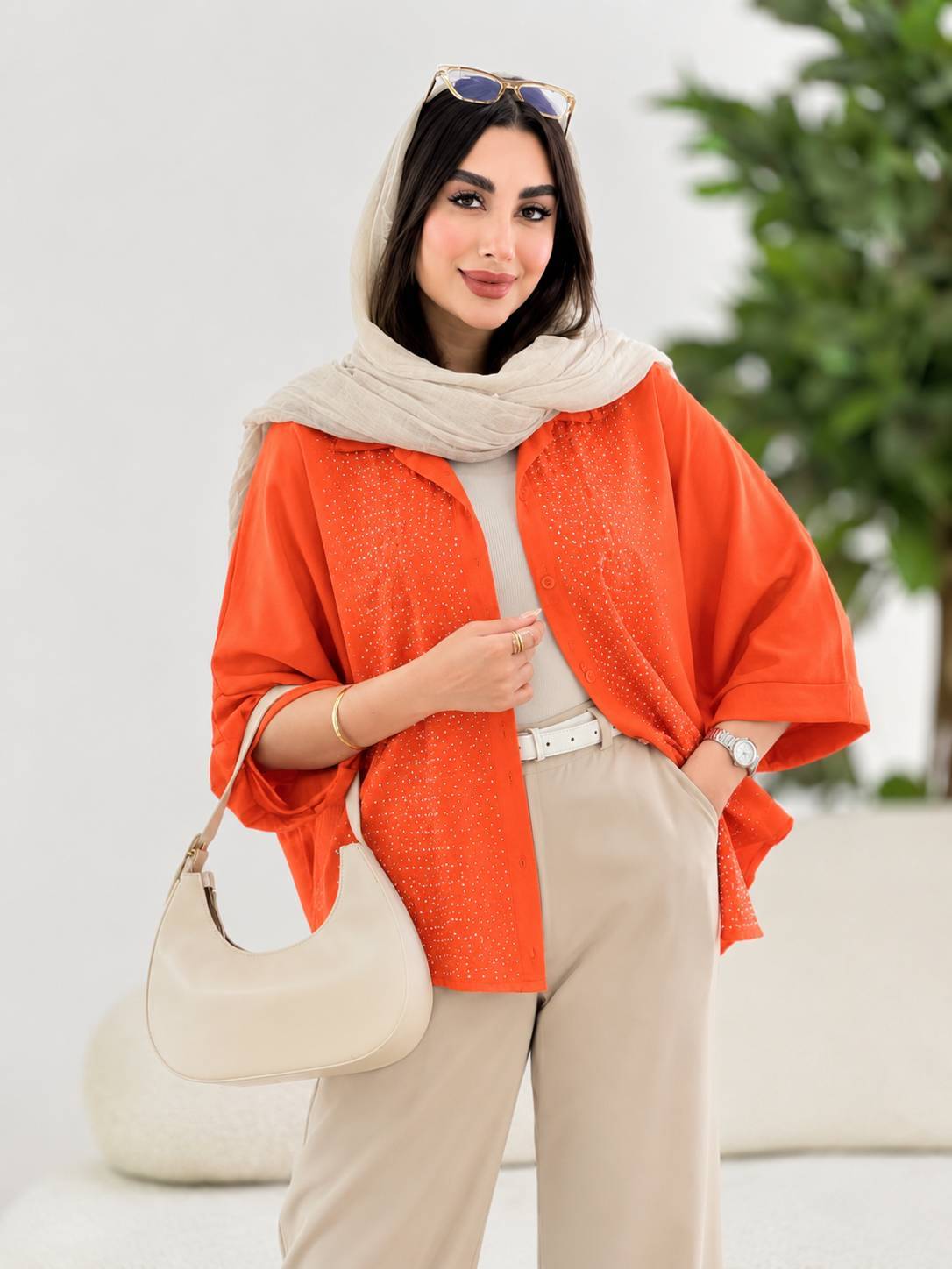 شومیز جلو نگینی جذاب در رنگ بندی کد 75990 تارا