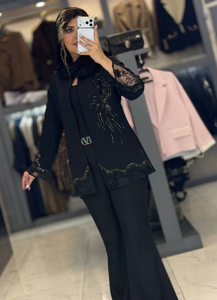 مانتو مزونی دانتل گل رز جنس کرپ🤩✨کد 461 حدیث