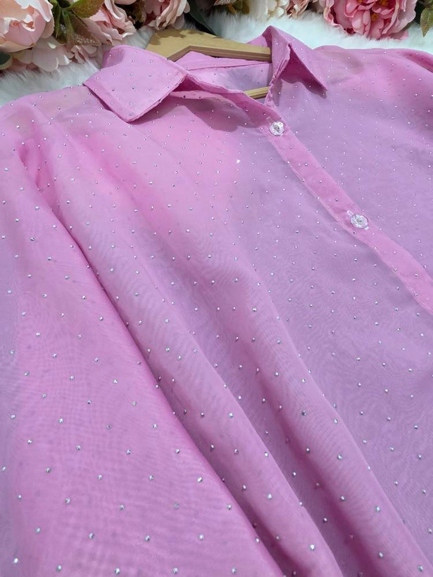 شومیز باکسی شیشهای نگینی جنس اعلا😍💕🌸کد 21090 مدلند