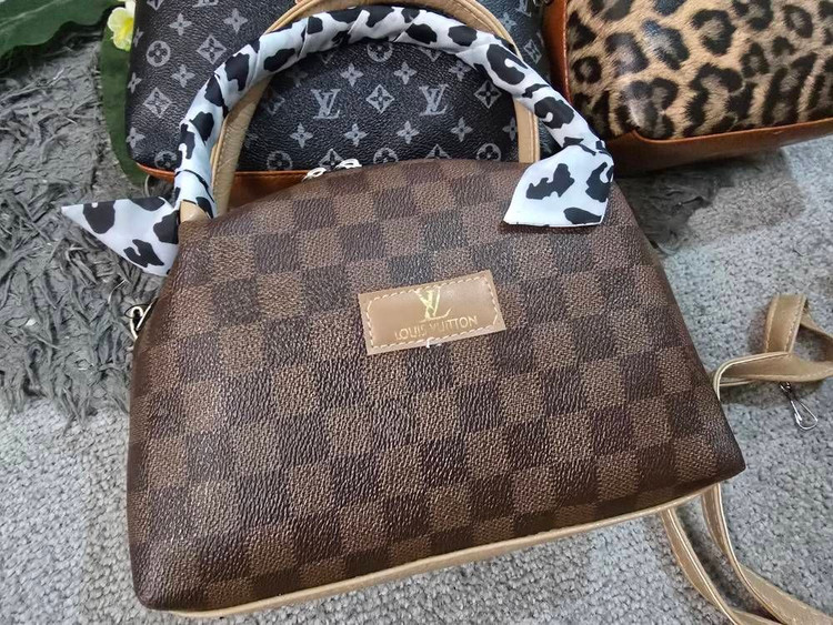 کیف مژگان چرمی با کیفیت 💯🌈🎀۱۶۴۰۵ نفیس