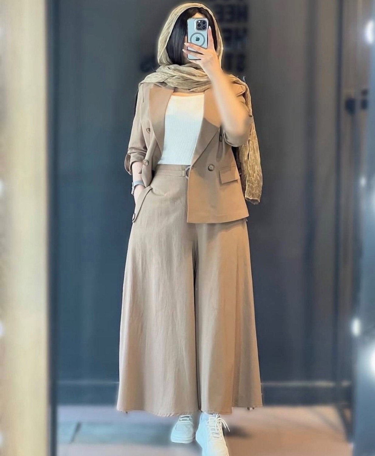 کت وشلوار سوگل زیبا و جذاب خنک مناسب فصل تنخور عالی در رنگبندی 🎀 🎀 کد۱۵۹۲۶ راشین