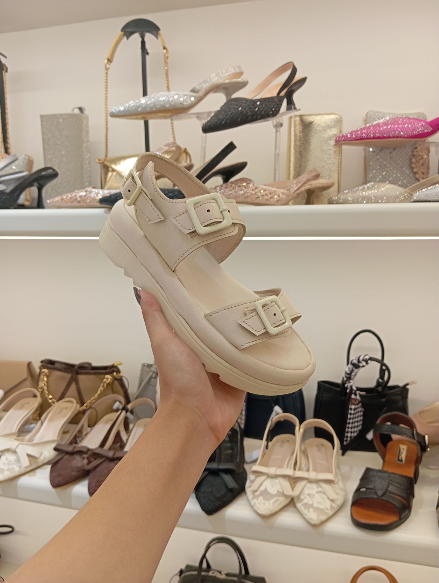 صندل سه سگگ اسکای  کیفیت عالی با ضمانت قالب استاندارد 🍒🌈🛍ویدا