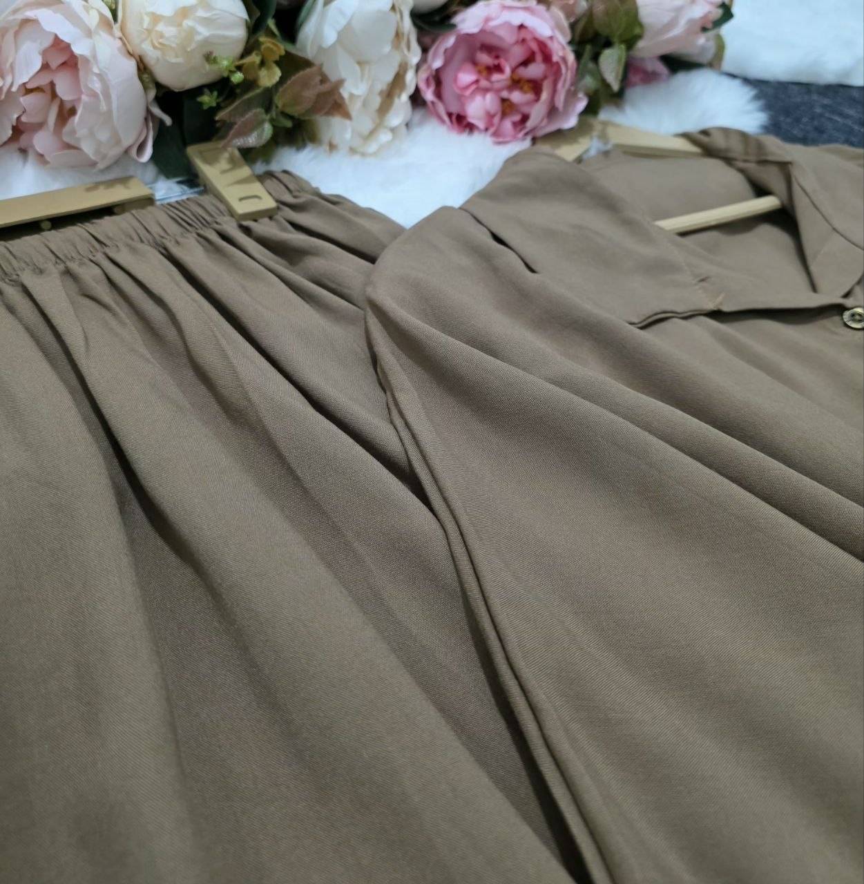 ست شومیز دامن حنانه جنس نخی😍❤کد 6109 آرات