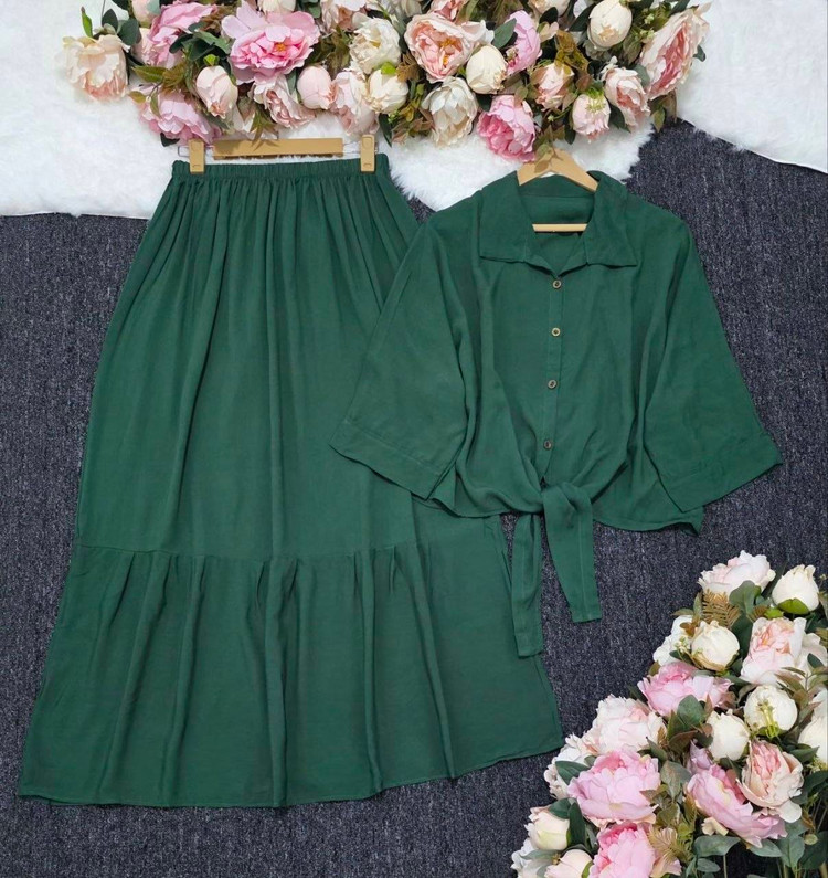 ست شومیز دامن حنانه جنس نخی😍❤کد 6109 آرات