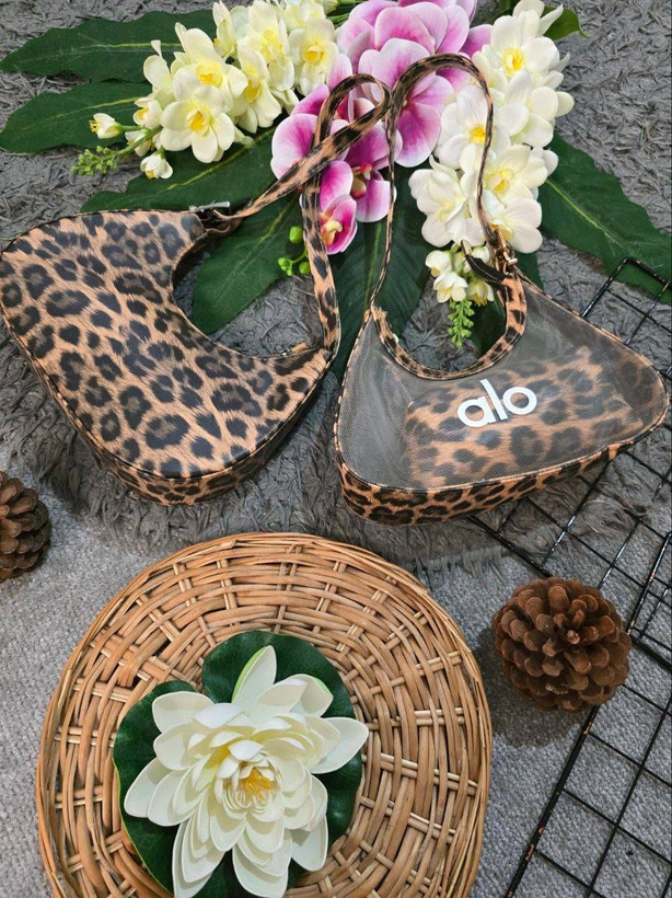 کیف پلنگی با جنس چرمی 💯🎀🛍۴۶۷۳ نفیس