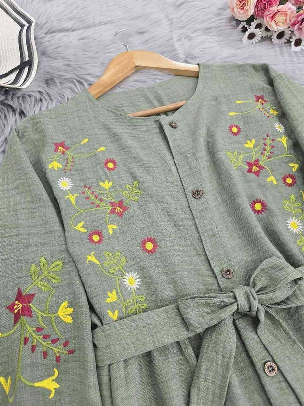 مانتو گلدوزی باران 🌿با پارچه شانتون درجه یک و رنگ بندی ✅والی7331