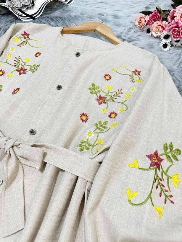 مانتو گلدوزی باران 🌿با پارچه شانتون درجه یک و رنگ بندی ✅والی7331