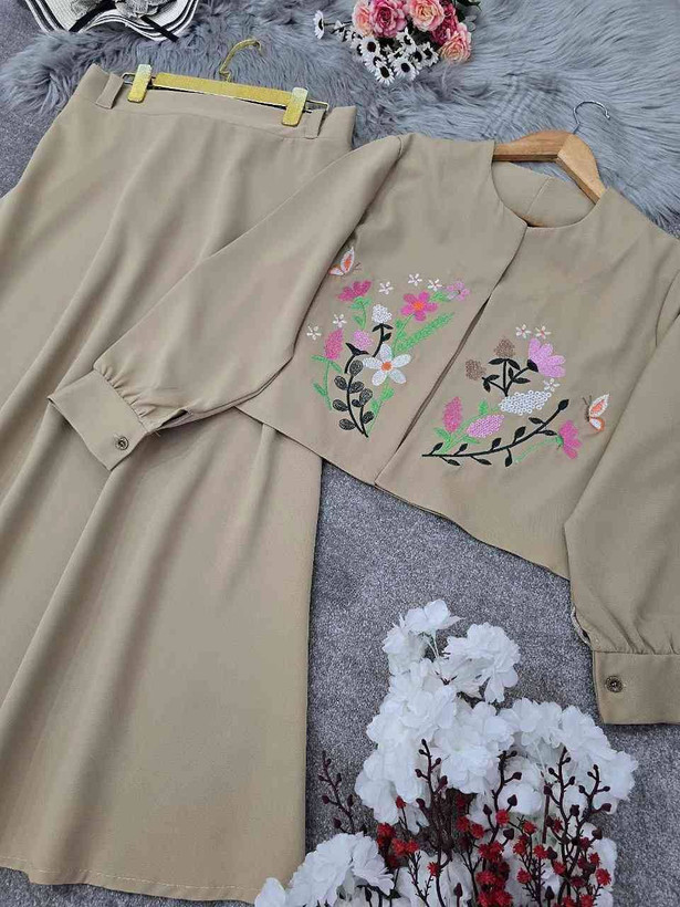 ست کت و دامن دلارام🌿 با رنگ بندی و کیفیت عالی ✅والی13157