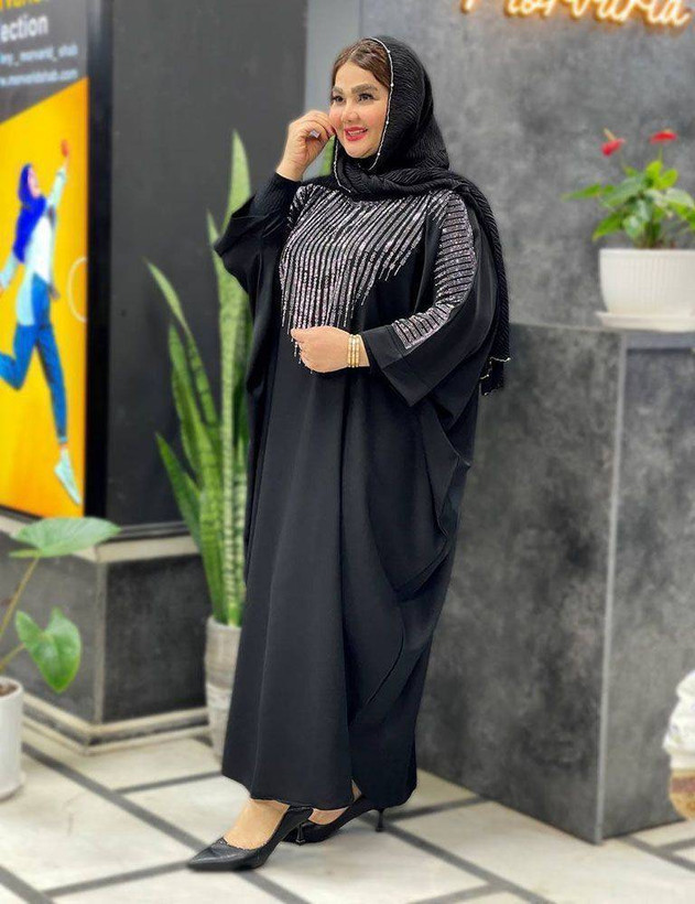 عبا مشکی تنخور زیبا و شیک 🎀🥰کد 15718 ماه